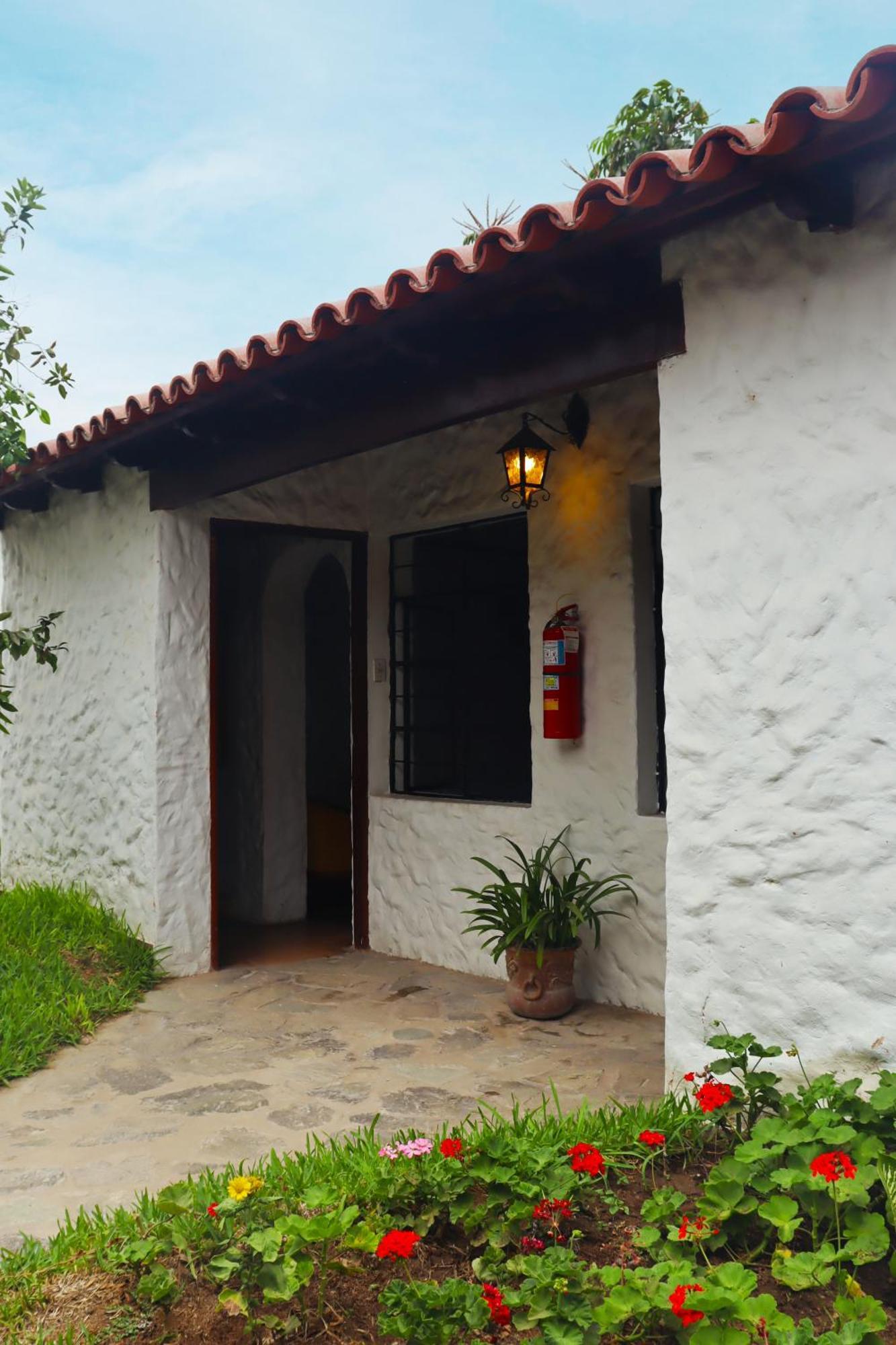 Los Andes - Restaurant & Bungalows Сьенегилья Экстерьер фото